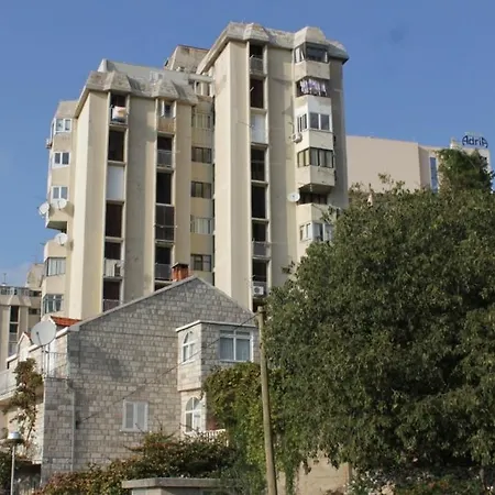 With A Parking Space - 8587 *